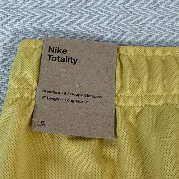 Nike Totality Shorts Mens Medium Yellow 9" Comfort Waist Dri Fit Athleisure‎ Gym - Picture 5 of 11